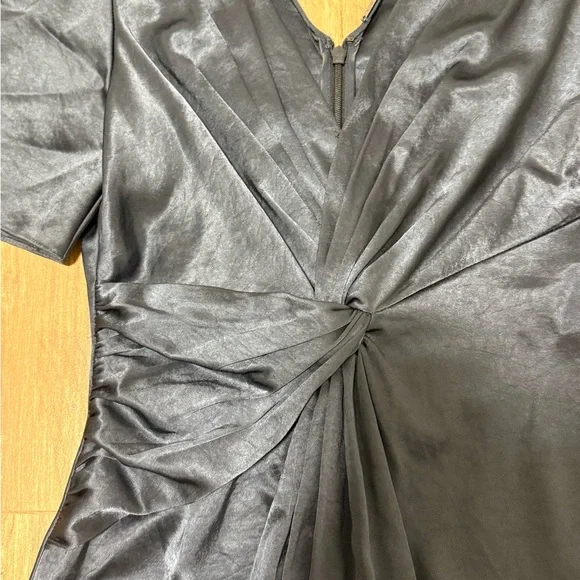 $420 Elie Tahari Elegant Size 2 Navy Blue V Neck Women's Dress - Picture 4 of 10